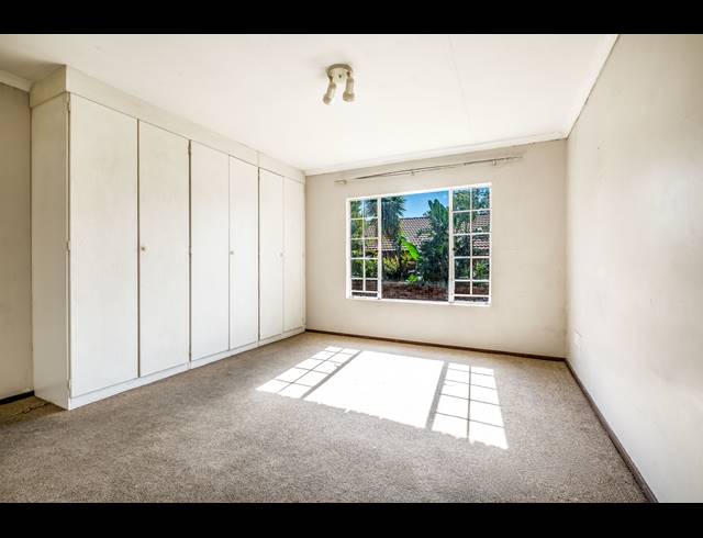 3 BEDROOM TOWNHOUSE FOR SALE IN SUNDOWNER